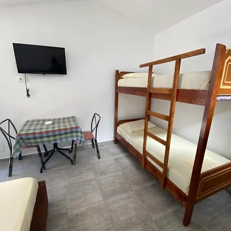 Seaside Hotel apartamentowy Ksamil