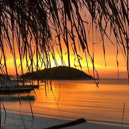 Seaside Aparthotel Ksamil